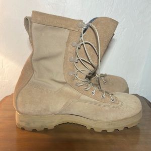 Belleville Boots Cold Weather Goretex Vibrant  Size: 9.0w